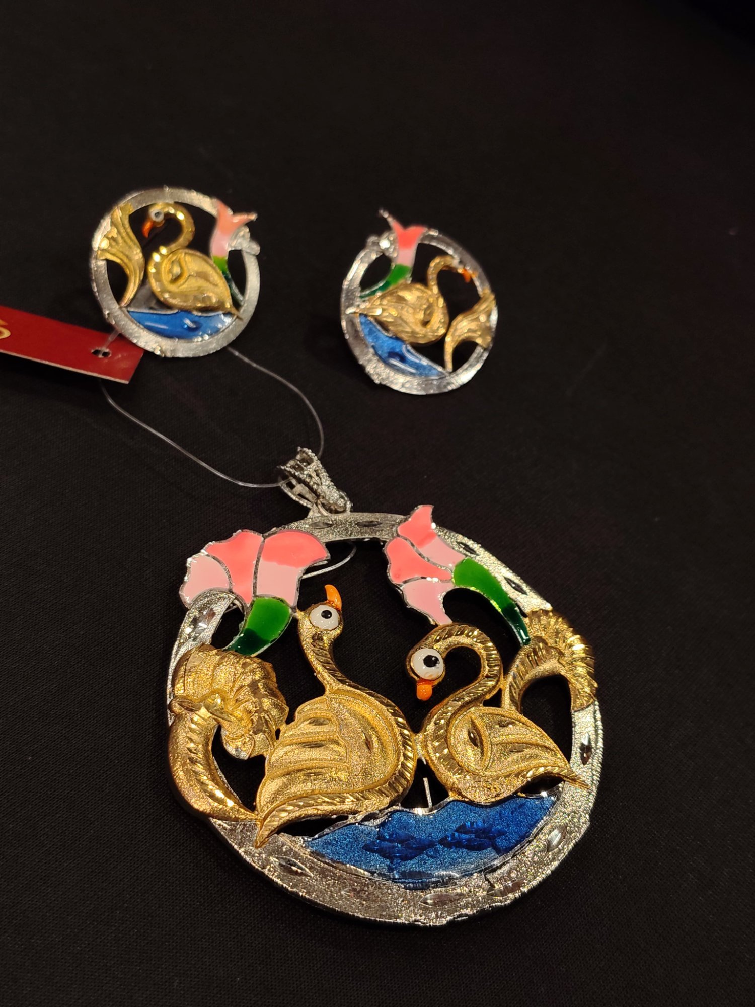 Flower Hansh Pendant Set