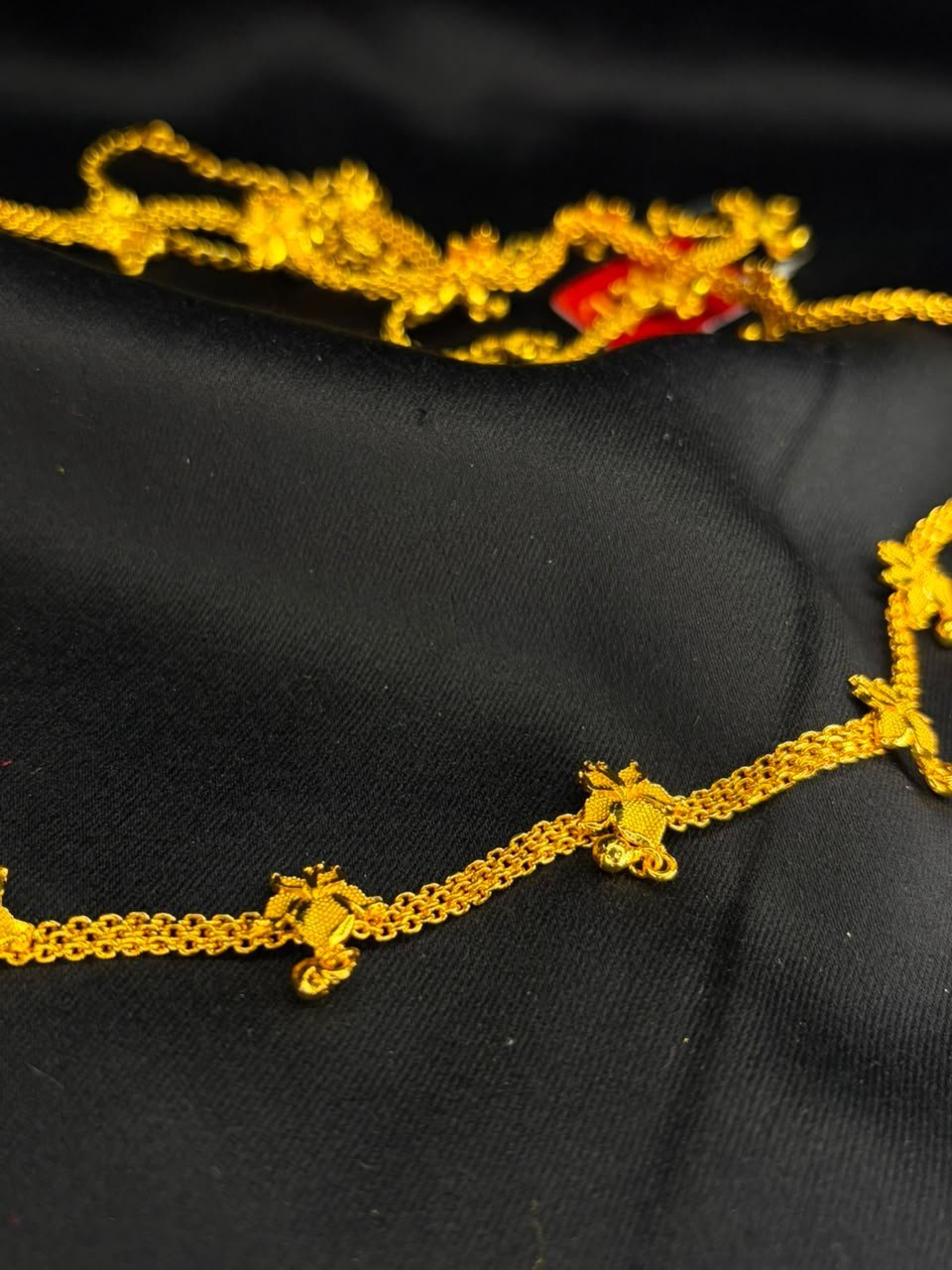Star phool komor bandhani