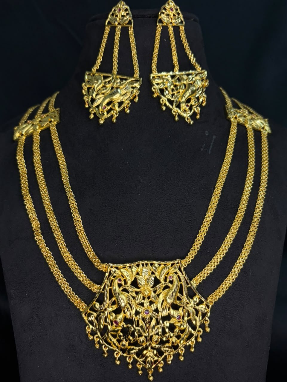 Lotus chain lohori