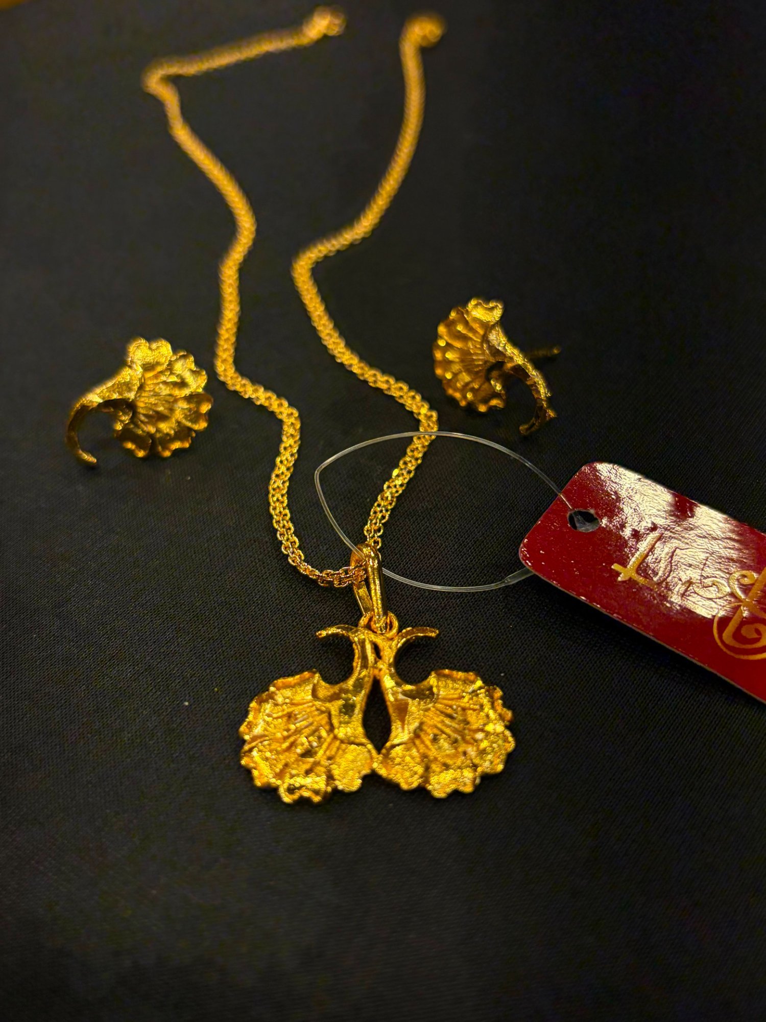 Hibiscus Pendant Set