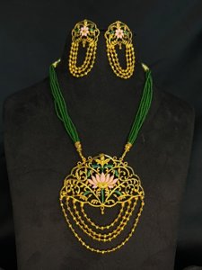 Lotus Pendant with Mina