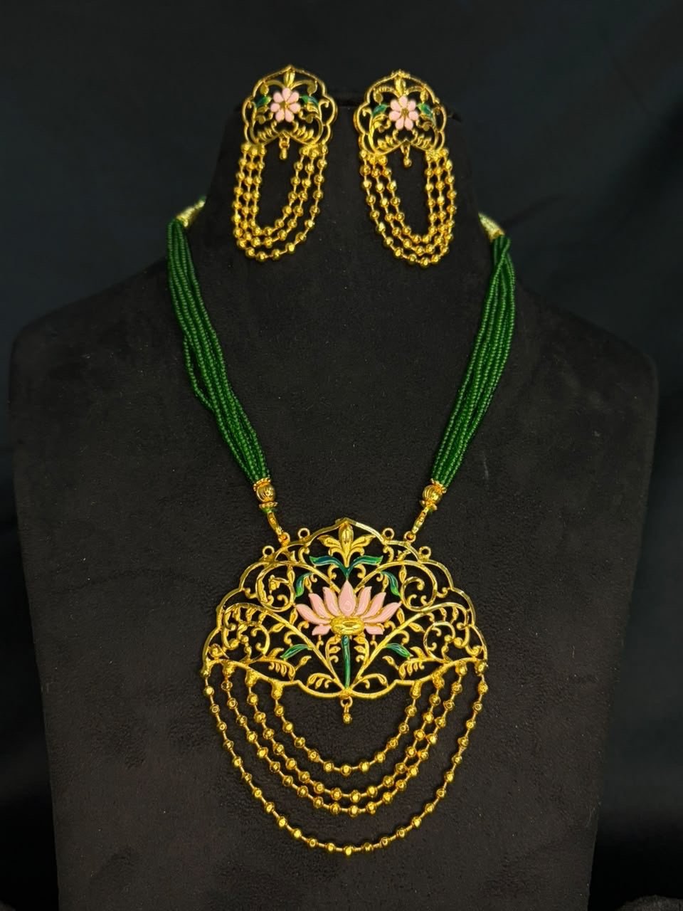 Lotus Pendant with Mina