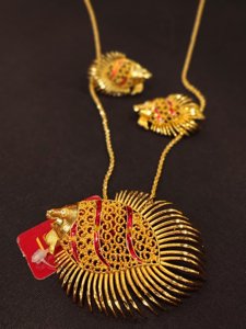 Neel Matsya Pendant Set