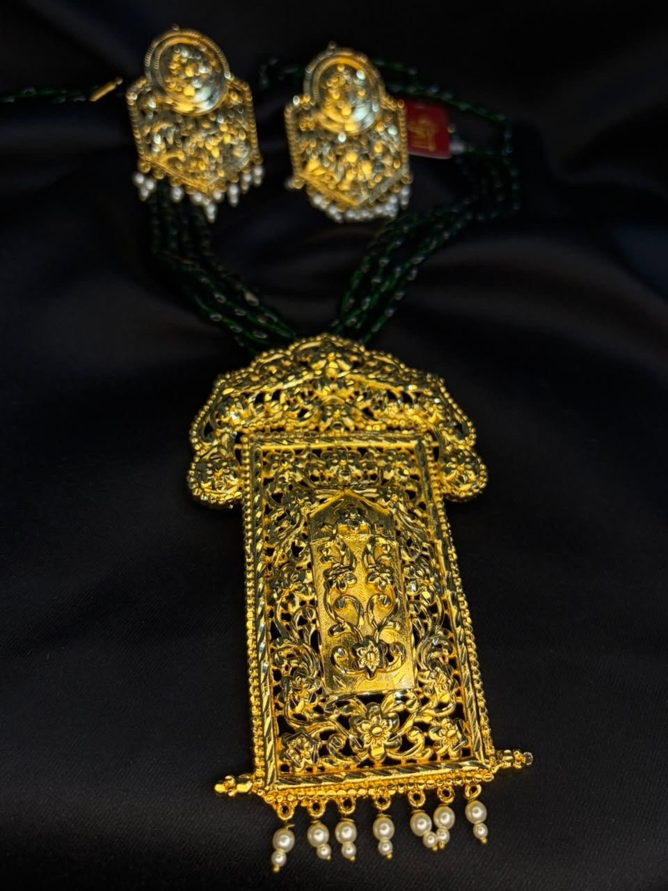 Rajmohini Big Pendant Set