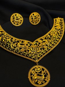 Mrigmayuri Necklace Set