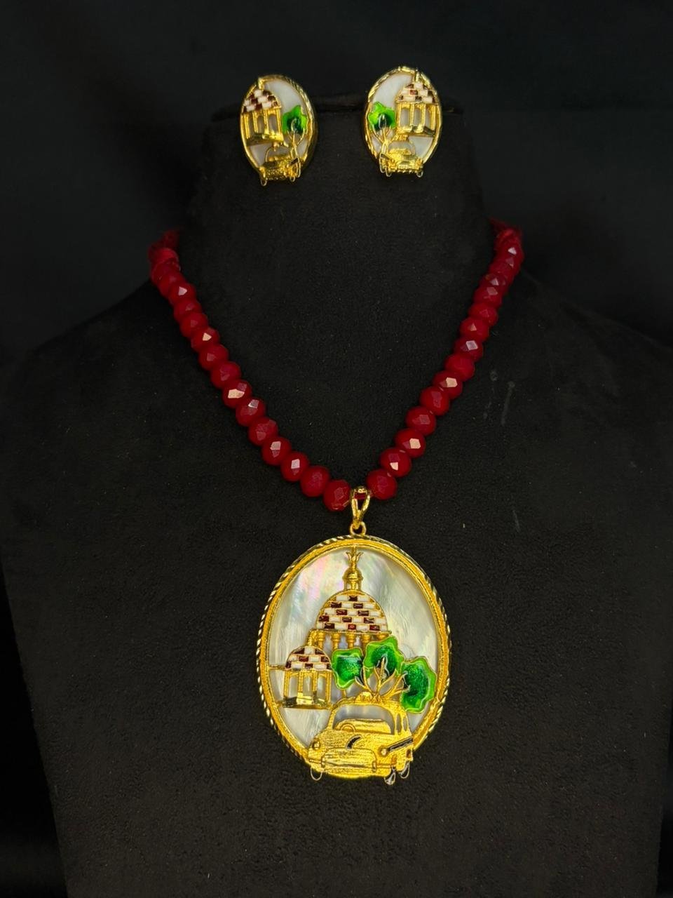 Taxi temple pendant