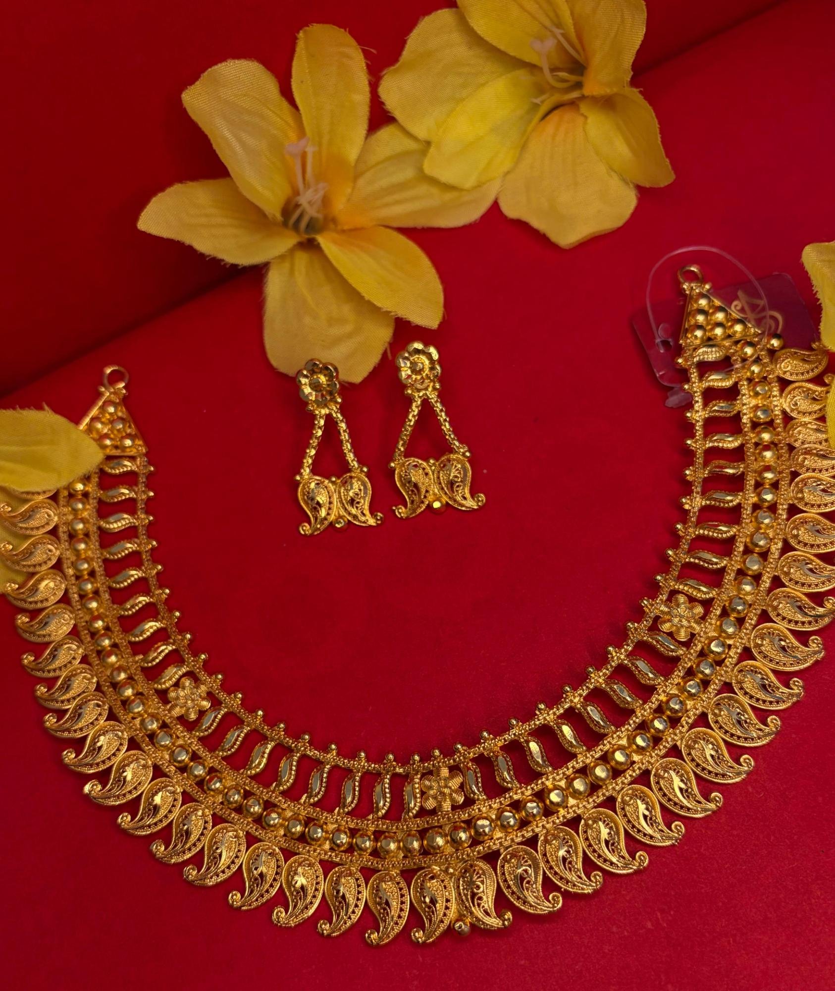 Aam kolka chatai necklace