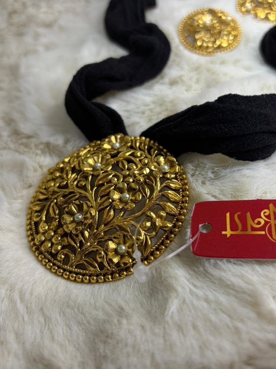 Lota pata gol pendant (antique)