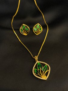 Nature Leaf Pendant Set