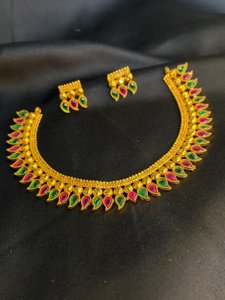 Traditional Pink & Green Stone Setting Necklace