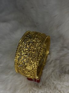 Shabeki lotapata khilen dewa chur ( antique)