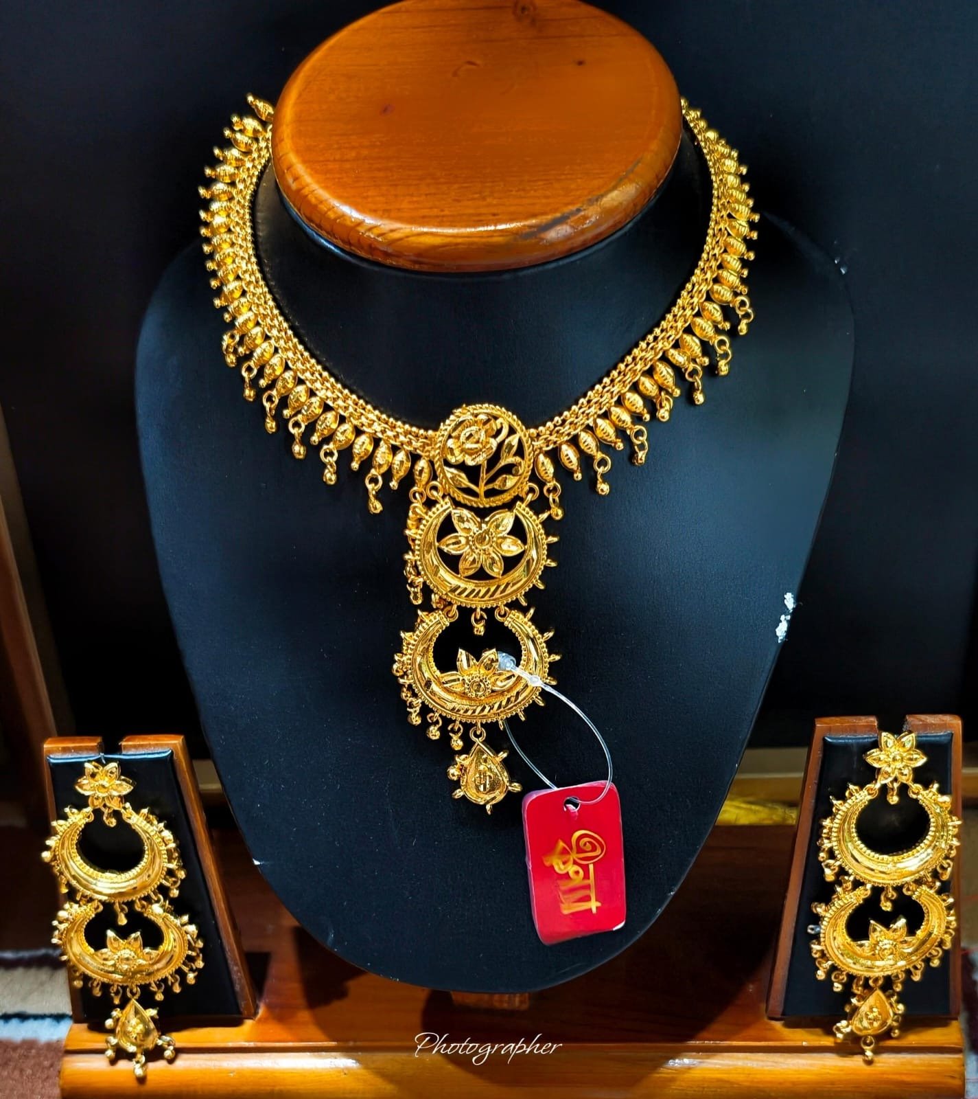 Chand Tara Necklace
