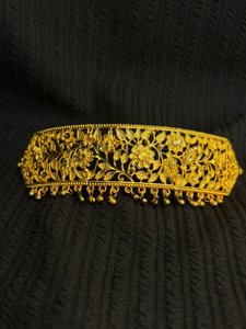 Flower choker
