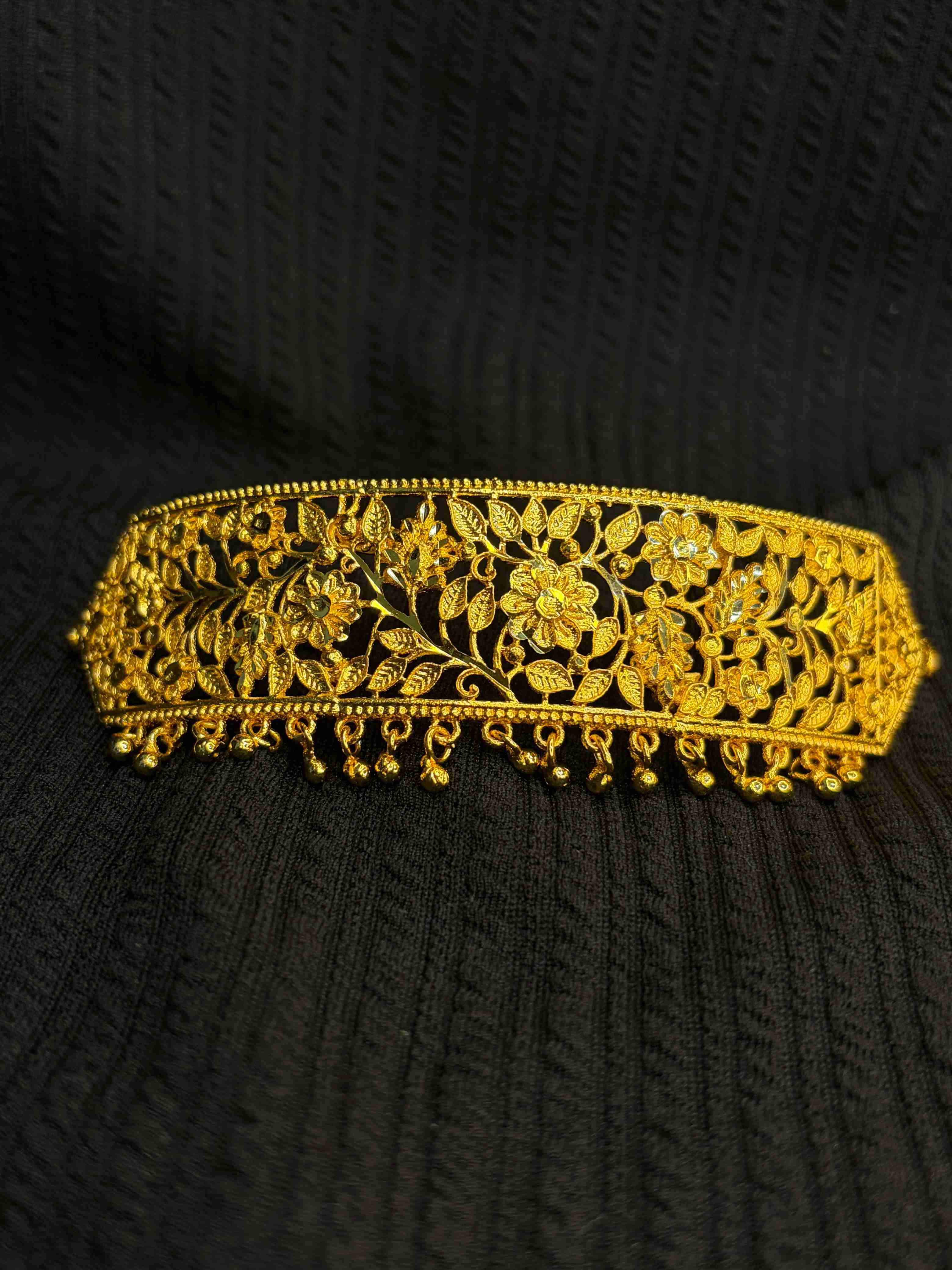Flower choker