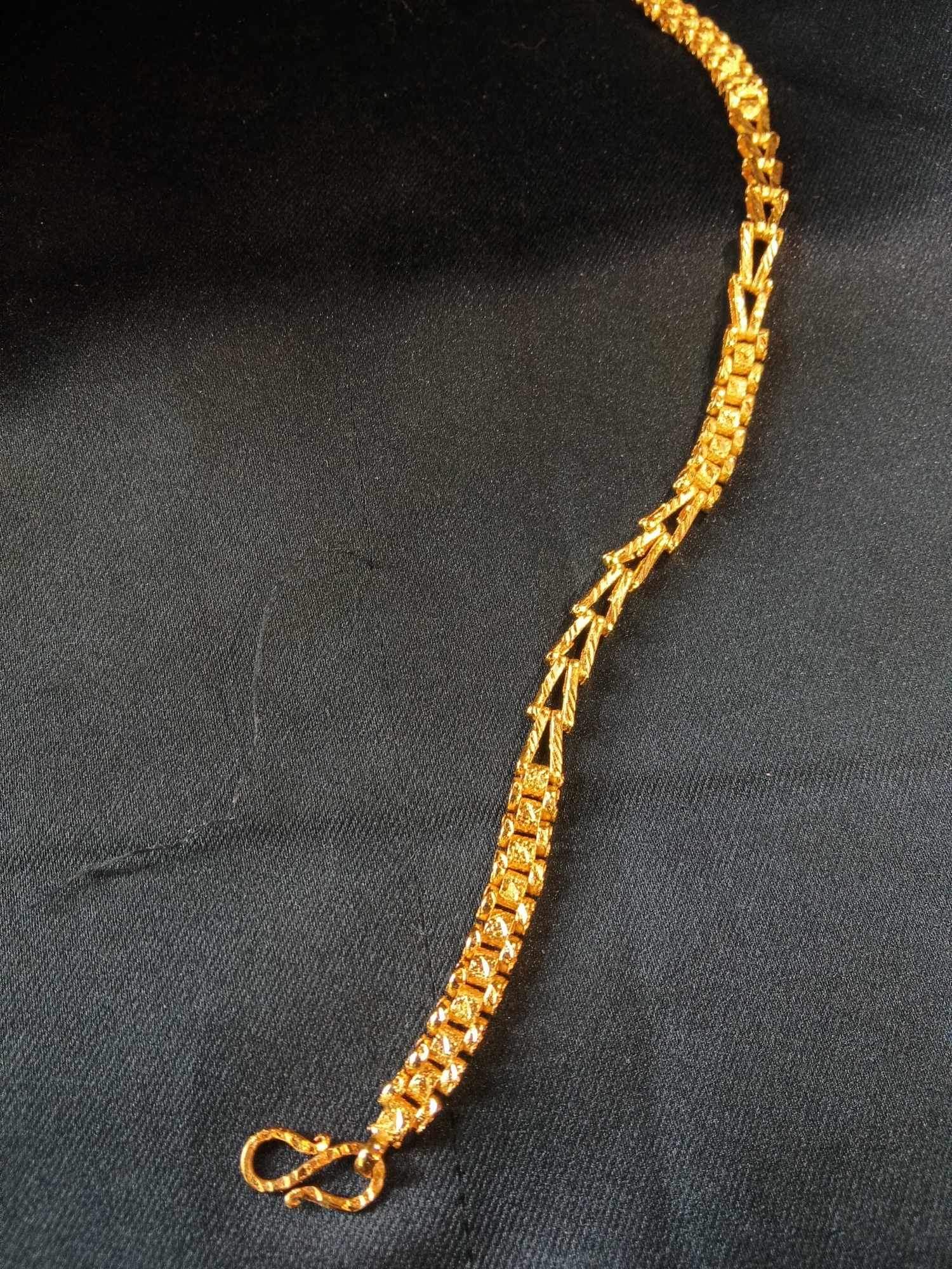 Royal Arrow Gold Bracelet
