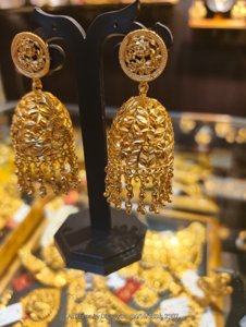 Lonthon jhumka