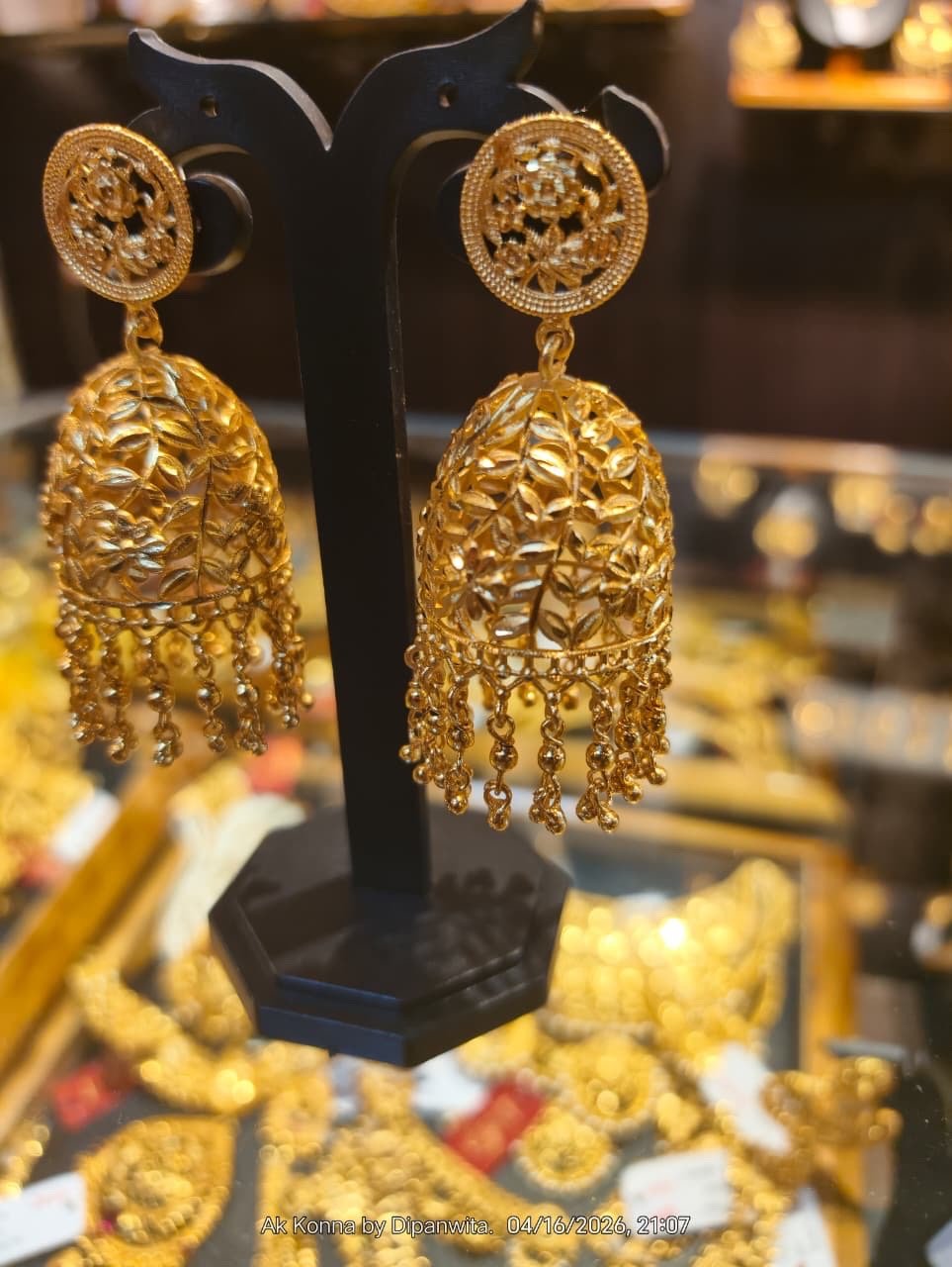 Lonthon jhumka
