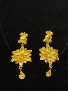 Star Motive Small Earring
