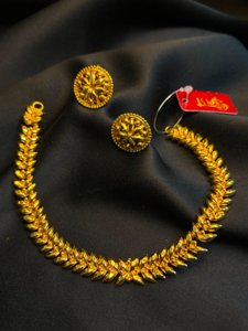 Leafline Sleek Necklace Set