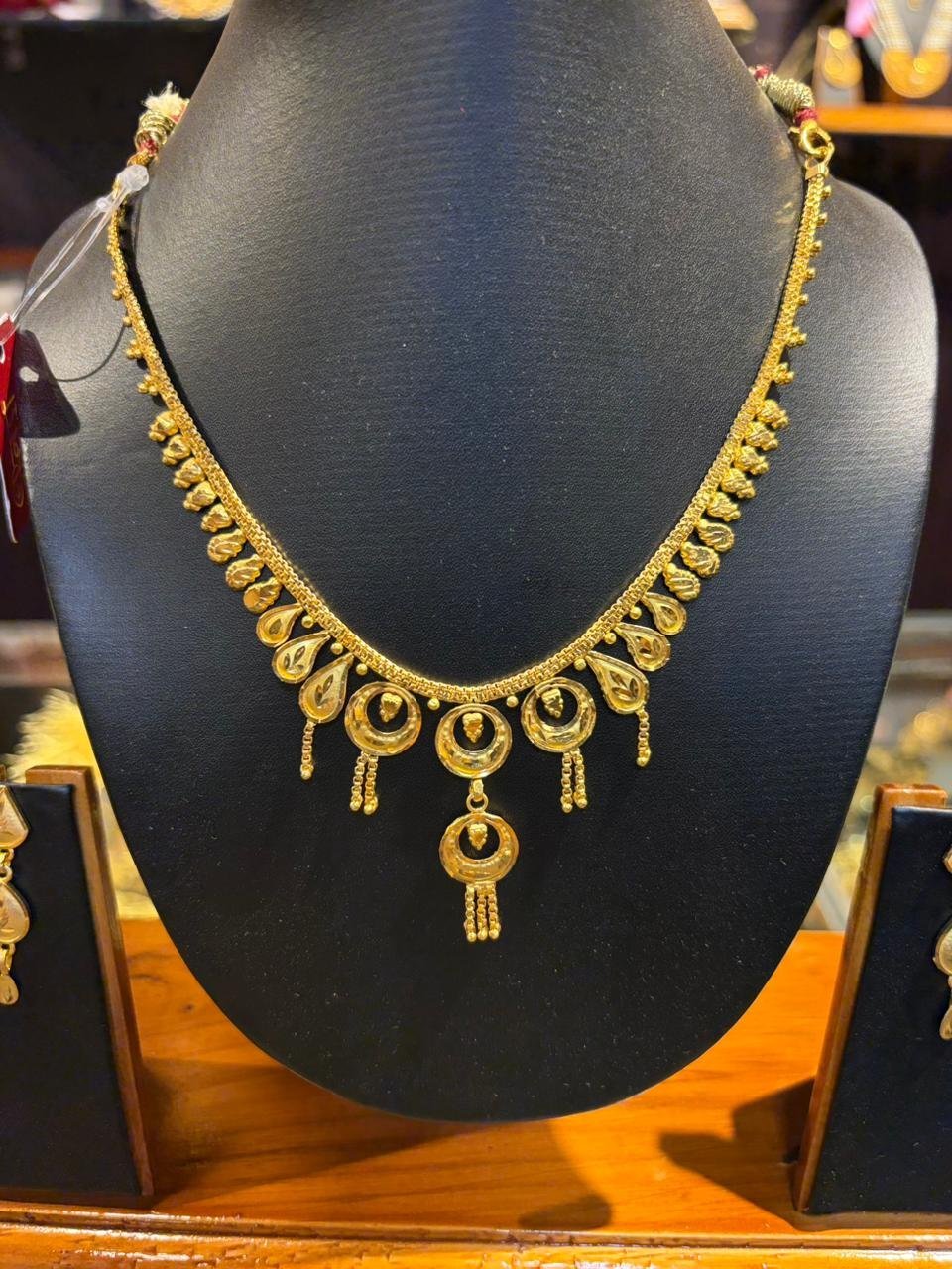Gol ring necklace