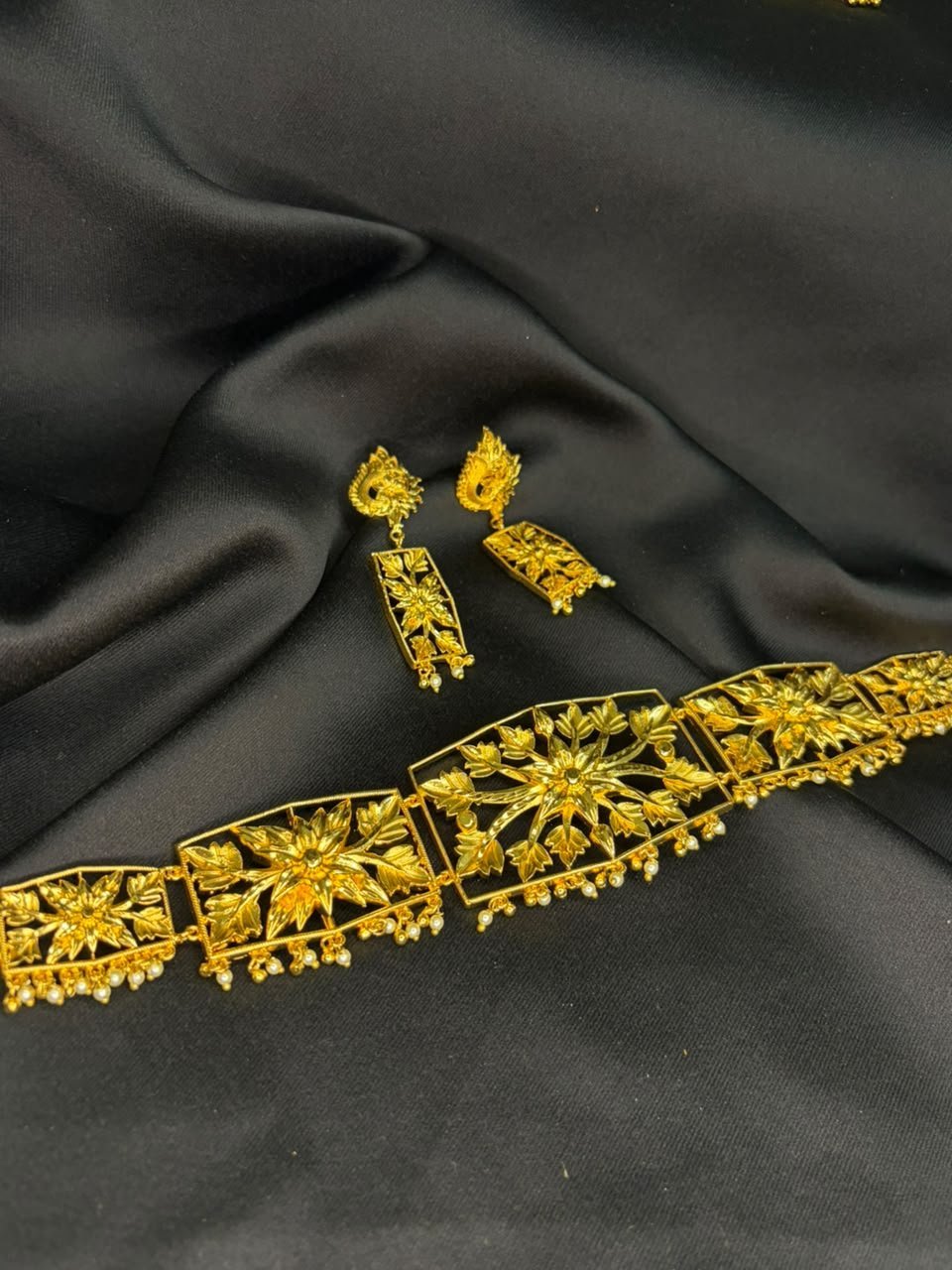 leaf square choker
