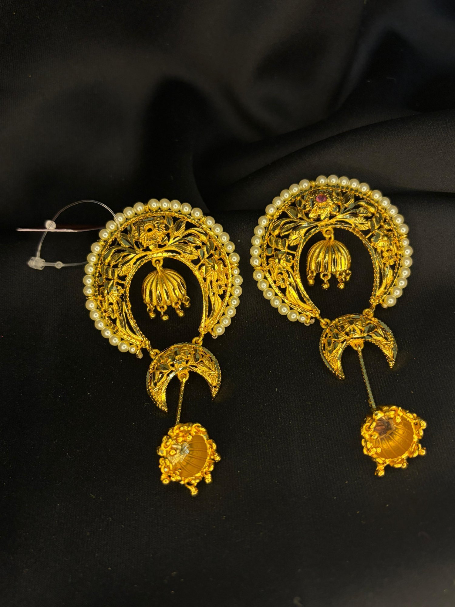 Bonolota stone setting earring