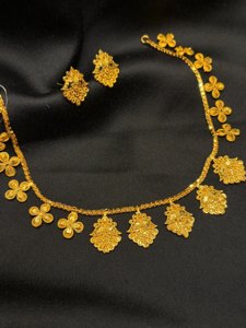 Kanak Flora Sleek Necklace
