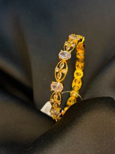 Crystalline bangle