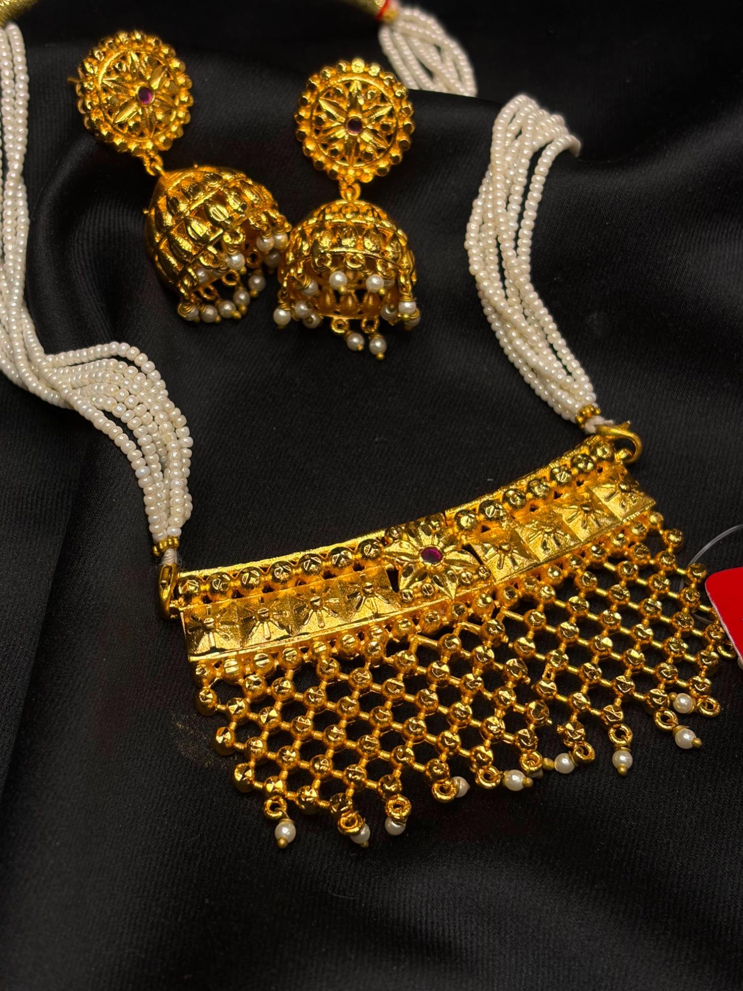 Swarna jaal pendant set