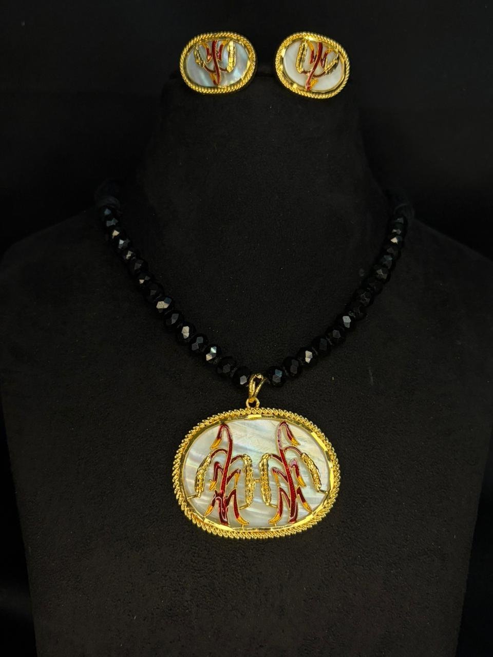 Dhaner sish shell pendant