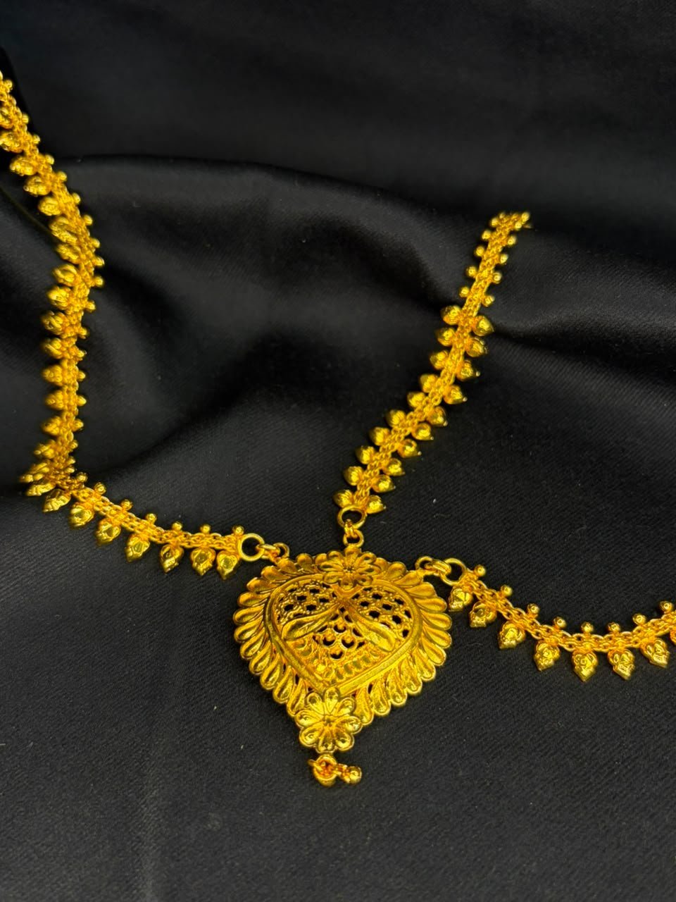Temple Heart tiara Tikli