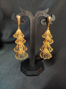 Lily earring