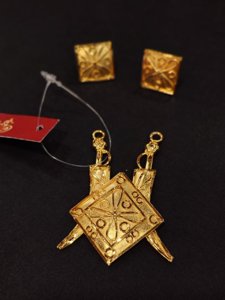 Elegant square Pendant Set