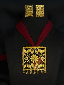 Chouko Phul Jaali Pendant