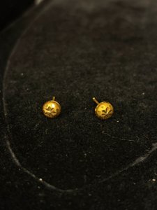 Small stud pasa