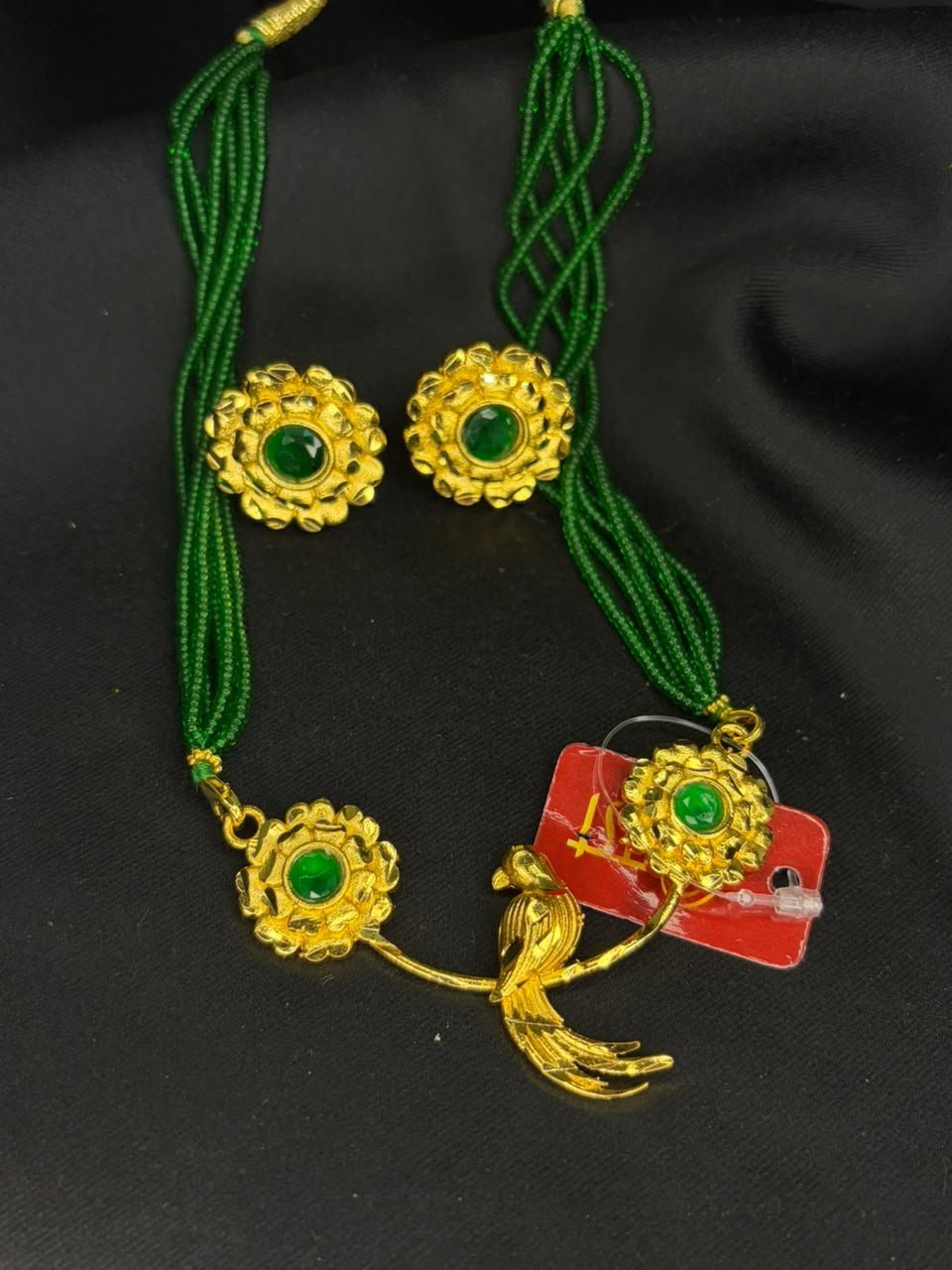 Vasundhara pakhi pendant