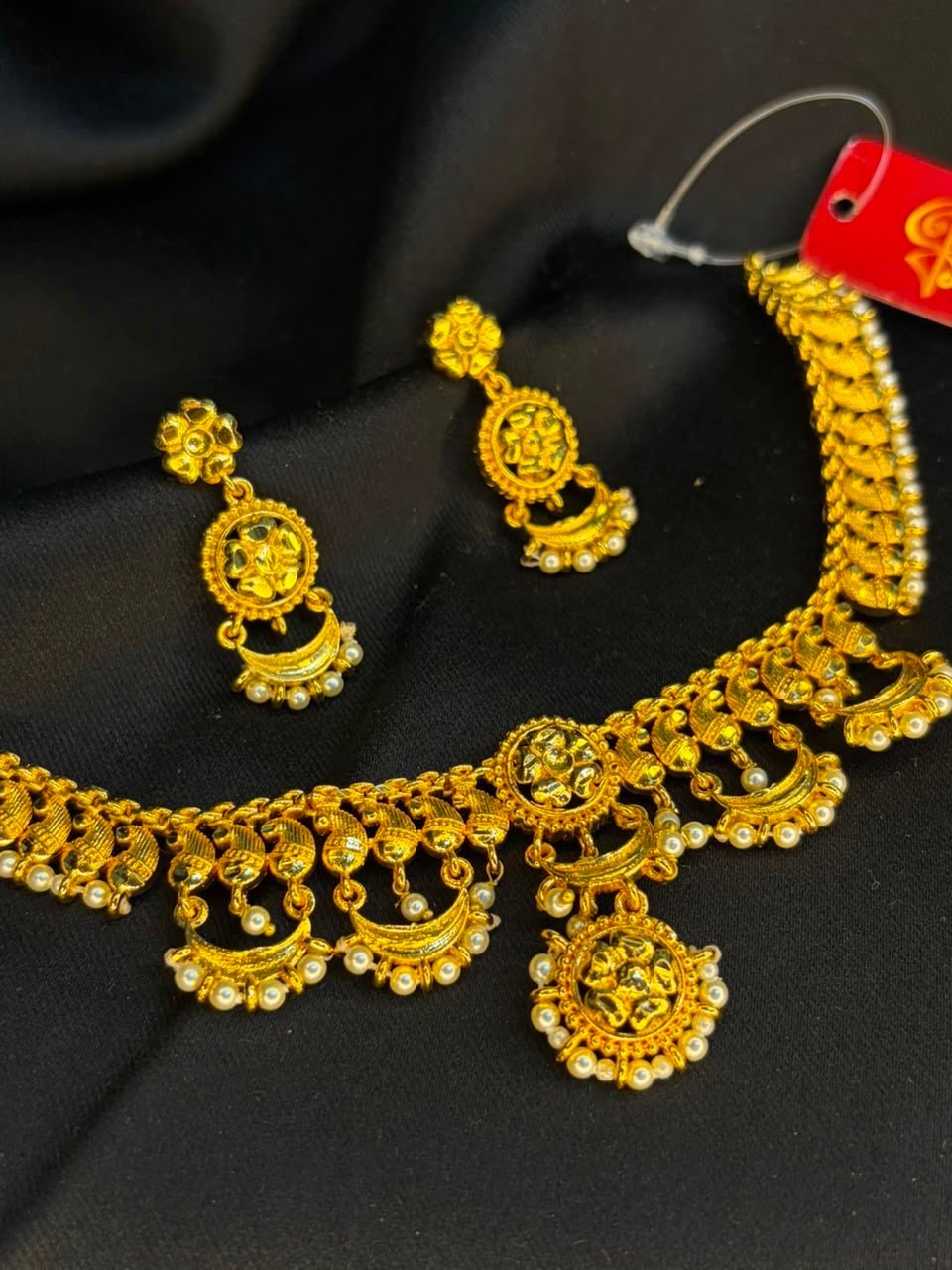 Rajeshwari Pearl Necklace