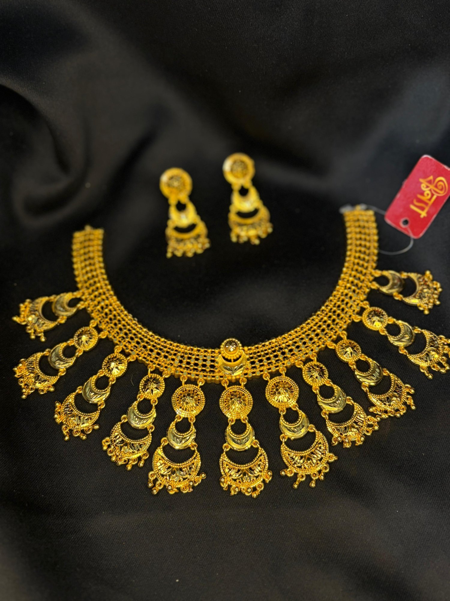 Traditional Gold -Plated choker set