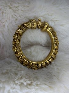 Golap bala khilen deoya (antique)