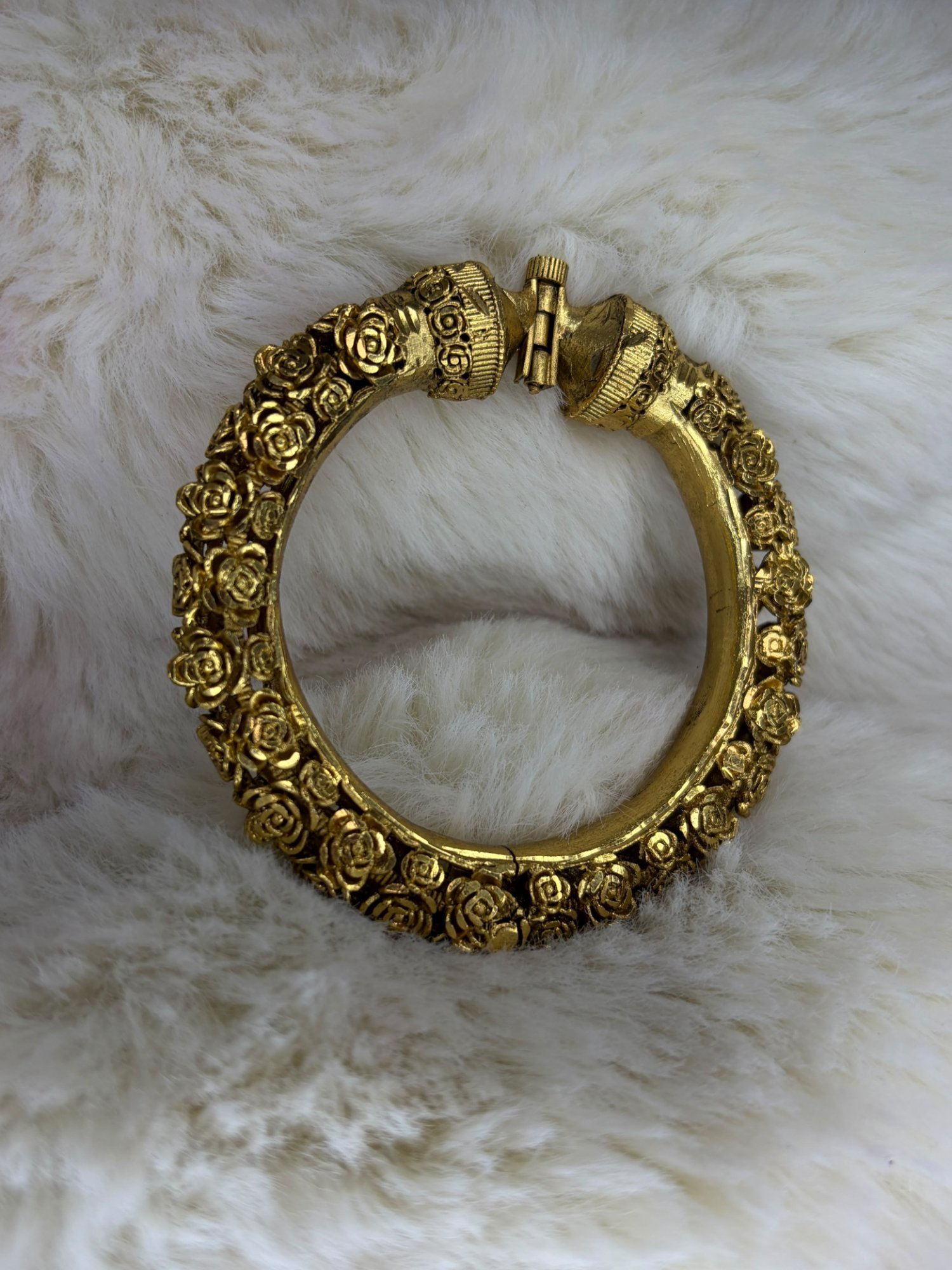 Golap bala khilen deoya (antique)