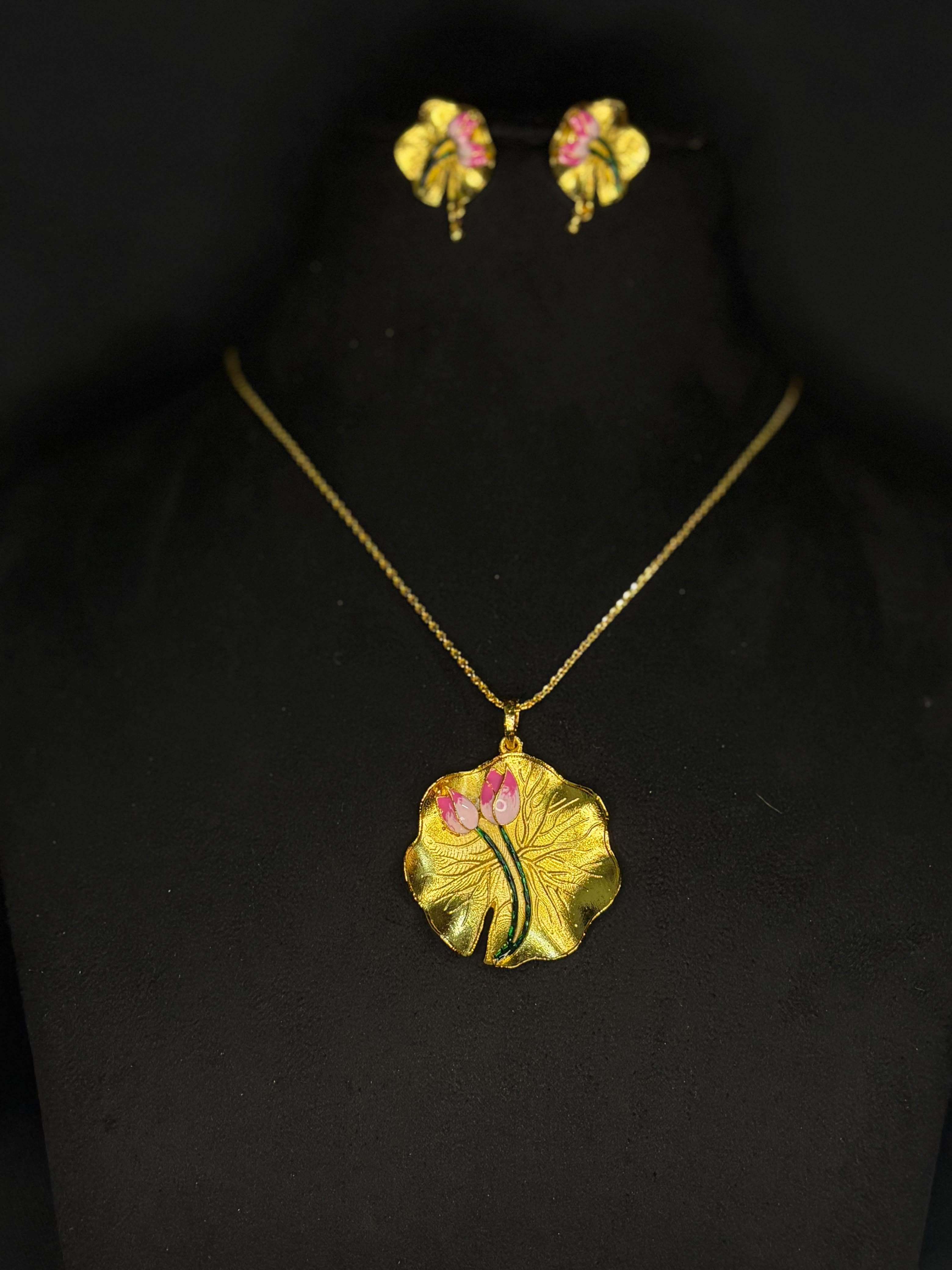 Lumi Lotus Pendant (without Mina)
