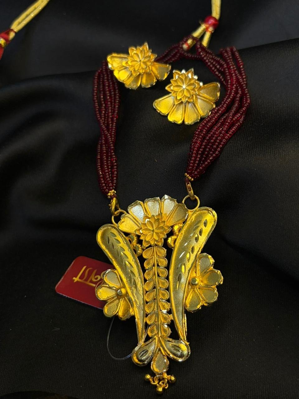 Pushpa pendant