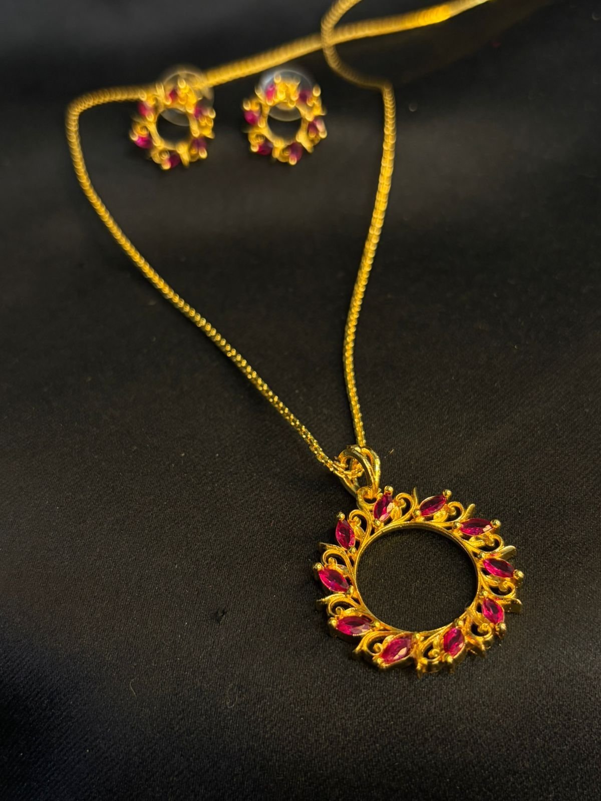 Radiant Pendant Set (pink)