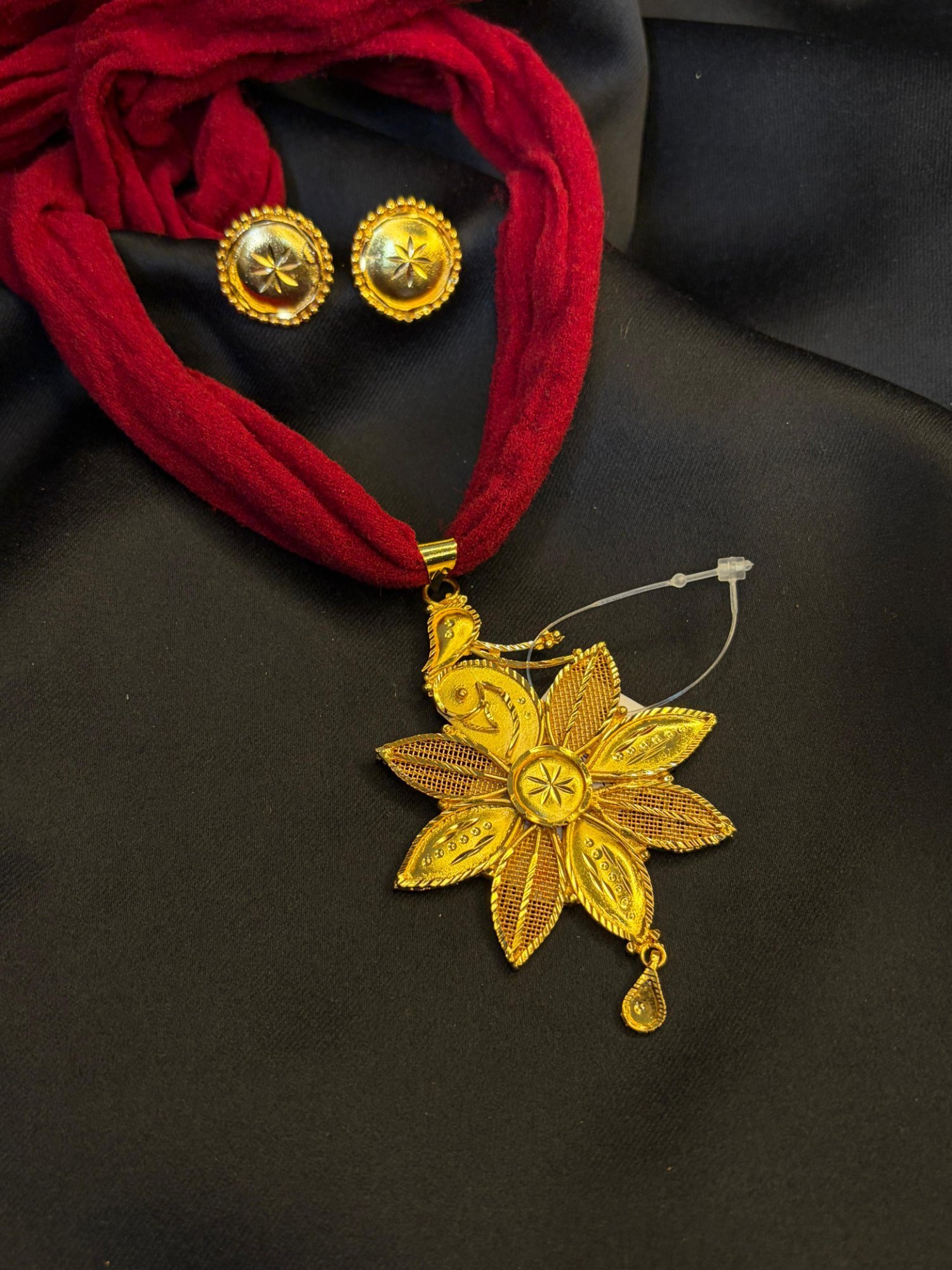 Star hansh pendant