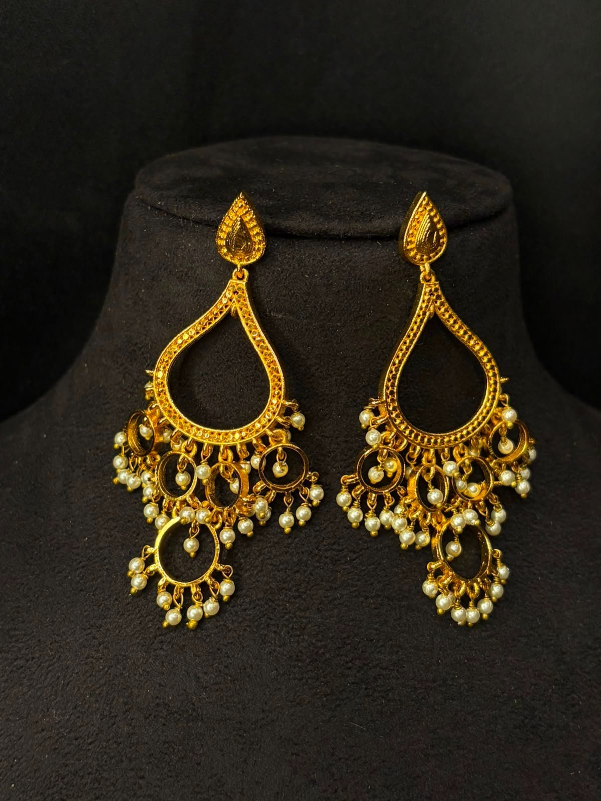 Mukto jhora kanbala