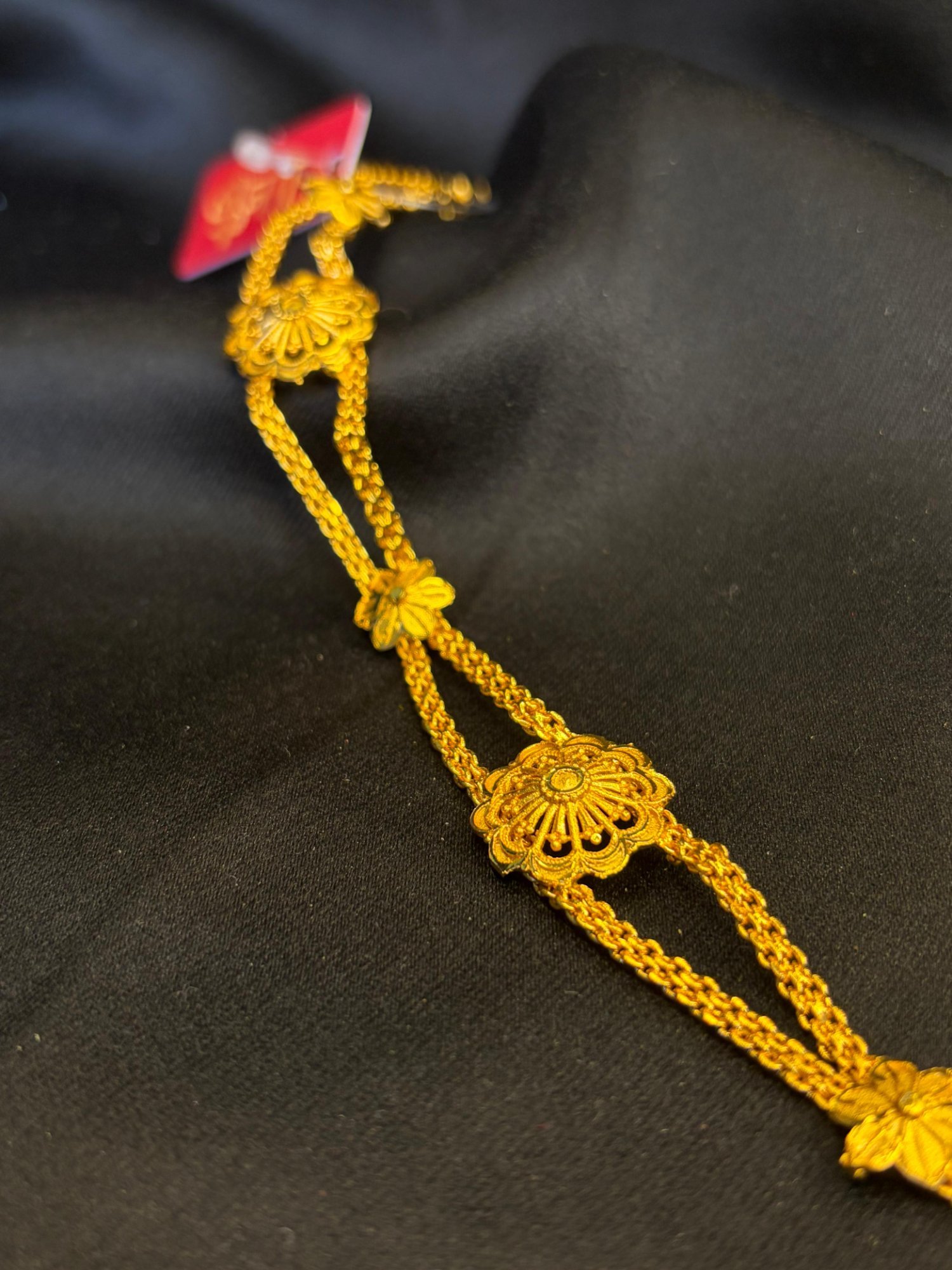 Flower Chain Mathapatti