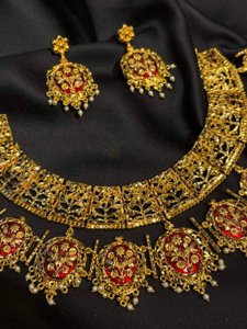 Maroon manikarnika necklace set