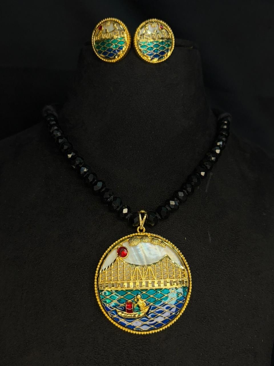 Howrah Bridge Shell Pendant