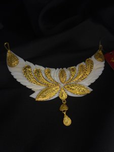 LOTUS Drop Sankha Necklace