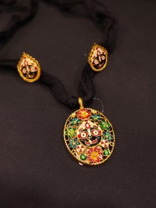 Mina Jagannath pendant Set